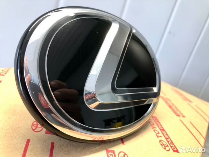 Эмблема багажника задняя Lexus Rx 4 2015-2019