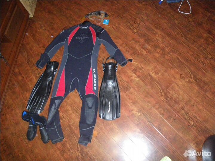 Мужской гидрокостюм,боты,ласты,маска,пояс.новые