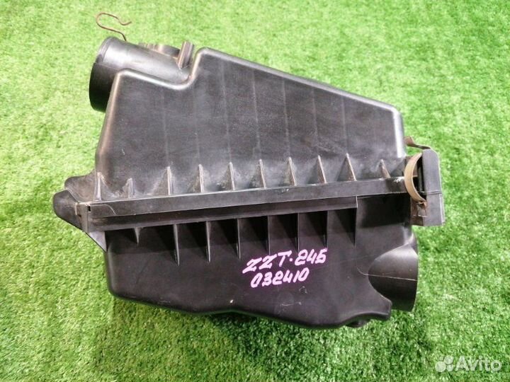 Корпус воздушного фильтра Toyota Allion ZZT245