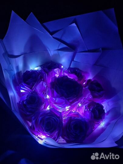 Букет из атласных роз