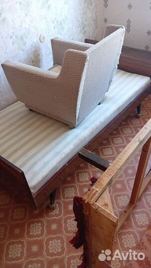 Советский сервант и кровати бесплатно