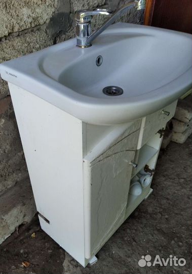 Раковина с краном бу