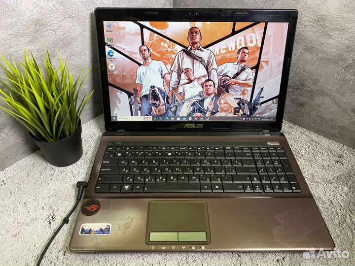 Мощный ноутбук asus 2 видеокарты/SSD