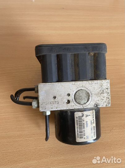 Блок abs насос volvo s40 30672501