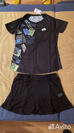 Костюмы женские теннисные