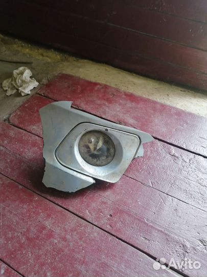 Противотуманная фара Левая