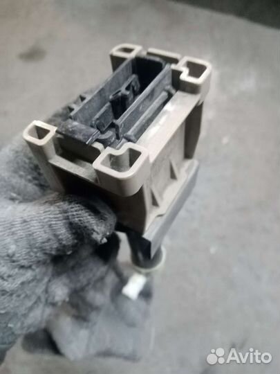 Форсунка омывателя фар mazda