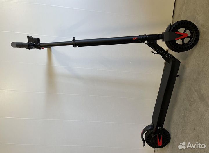 Электросамокат JP-V2 8A 300Watt Новый