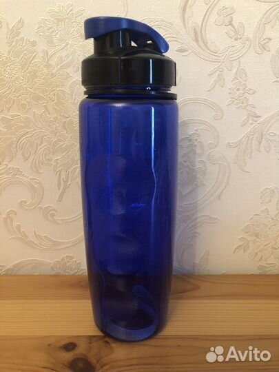 Спортивная бутылка для воды