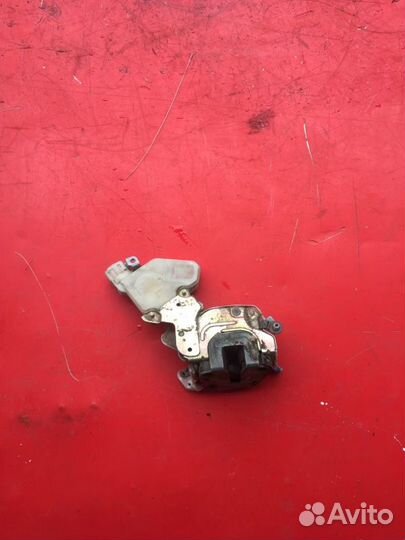 Замок двери передний правый Nissan Almera Classic