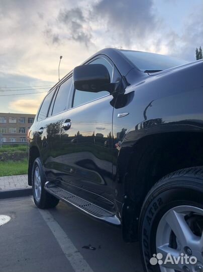 Lexus LX, 2010