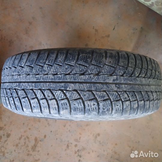 Matador MP 30 Sibir Ice 2 215/70 R16