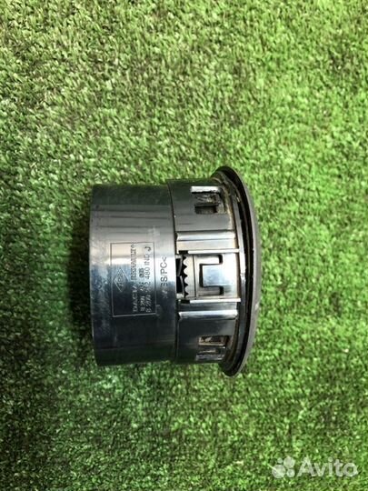 Дефлектор воздушный Renault Logan седан 1.6 K7M710