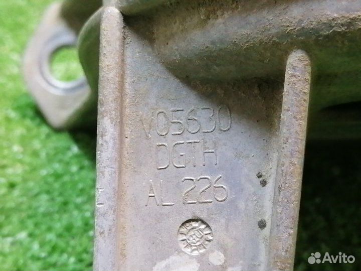 Опора двигателя передняя правая Opel Astra H H