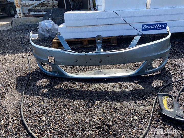 Бампер передний Renault Logan 2011г