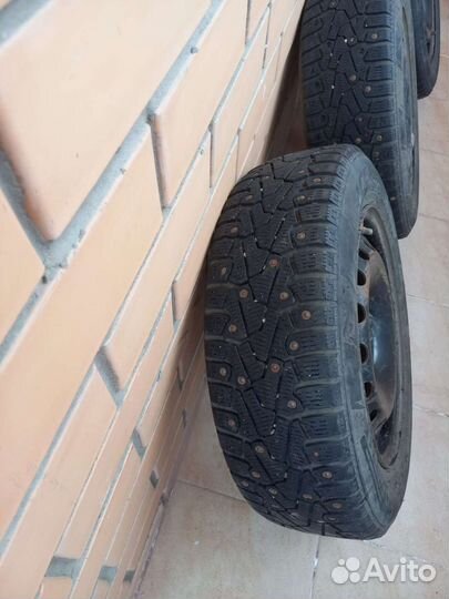 Pirelli Ice Zero 185/65 R15