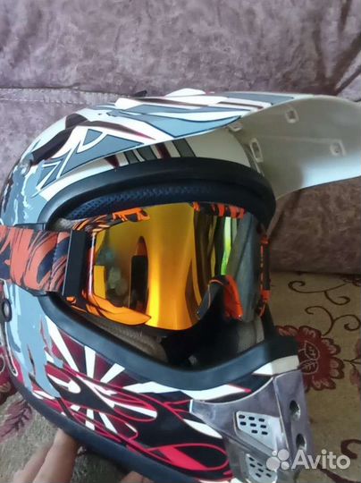 Шлем кроссовый бу