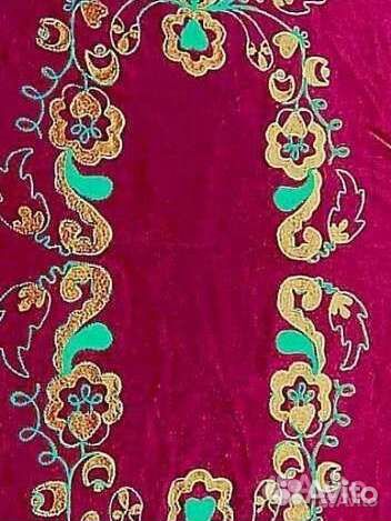 Скатерть бархатная с тамбурной вышивкой. 135*155