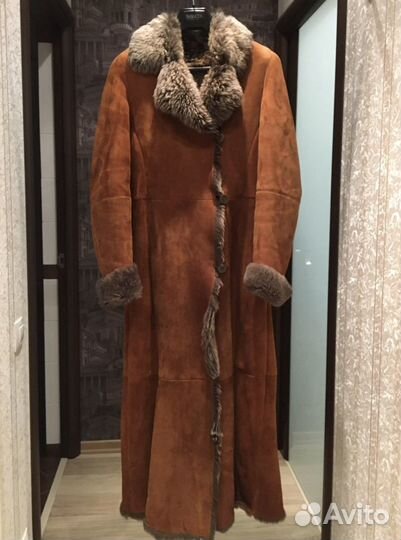 Дубленка женская, длинная 46 размер. В очень хорош