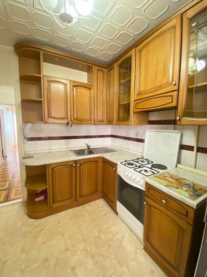 4-к. квартира, 80 м², 8/10 эт.