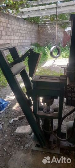 Станок по производству лего кирпича