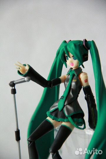 Подвижная аниме-фигурка Леди Хатсуне Мику