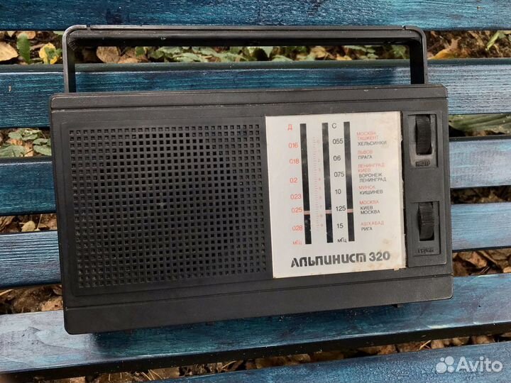 Реквизит 1980-е Советский приёмник Альпинист СССР
