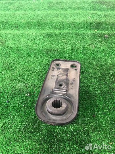 Кронштейн (крепление) радиатора верхний Ford