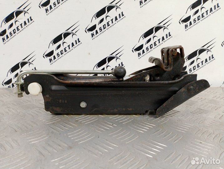 Домкрат Volkswagen Jetta BSE 2008