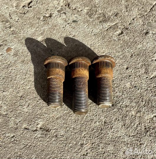 Шпильки колесные Jeep Grand Cherokee ZJ, ZG