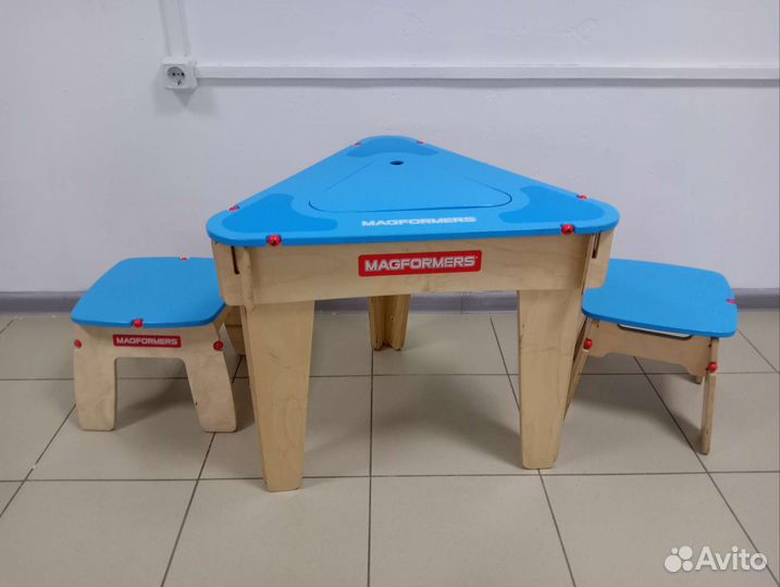 Комплект Детской мебели Magformers стол +2 стула