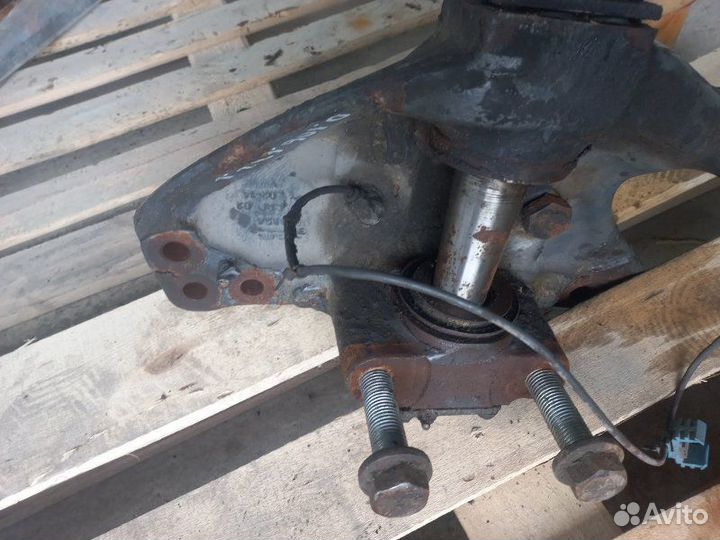 Кулак поворотный левый Daf Xf95 2013