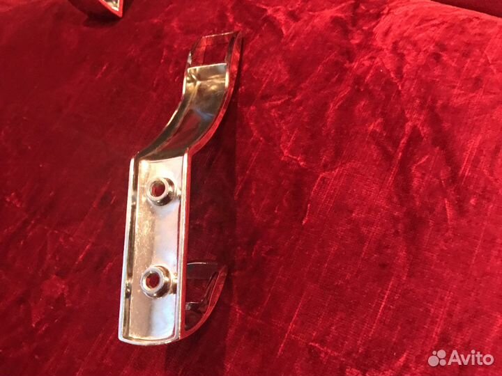 Крючки настенные металл,вешалки 2 штуки