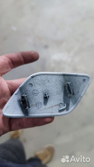 Крышка правой форсунки омывателя Volvo XC60