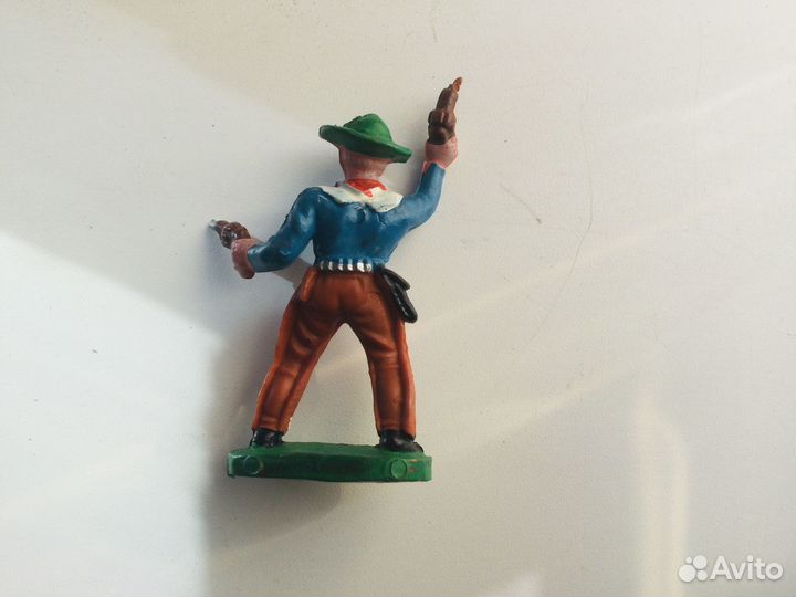 Индейцы и ковбои, 007, ГДР