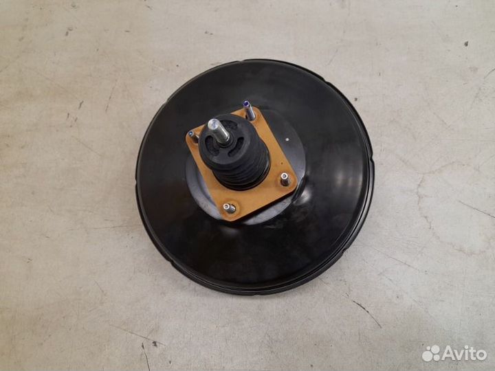 Вакуумный усилитель Toyota Hilux 8 2015-2021