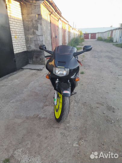 Honda CBR600F2