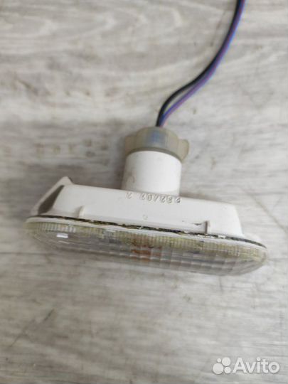 Повторитель в крыло передний Ford Fusion CBK fyja