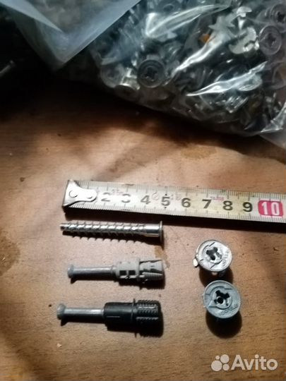 Мебельное крепление