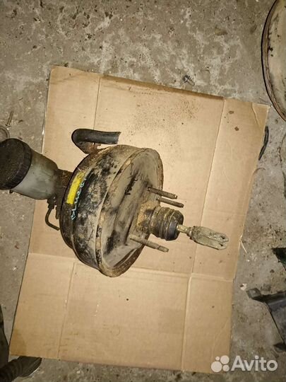 Вакуумник с гтц Nissan Bluebird U11 двигатель LD20