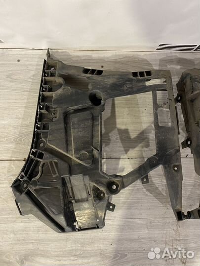 Кронштейн заднего бампера левый/правый BMW G20