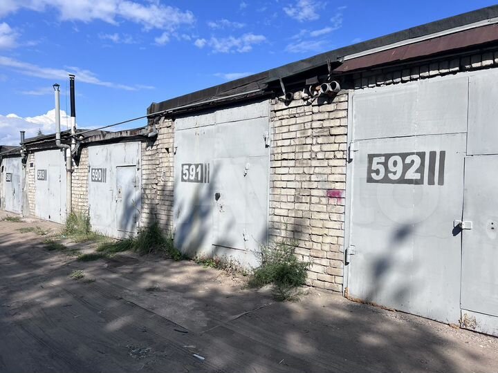 Гараж, > 30 м²