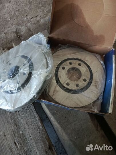 Передние тормозные диски Citroen C4, Peugeot 307