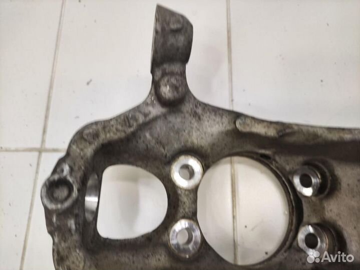 Кулак поворотный передний левый Infiniti Q50 I (2013—2017)