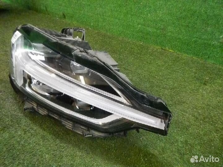 Фара правая Volvo XC60