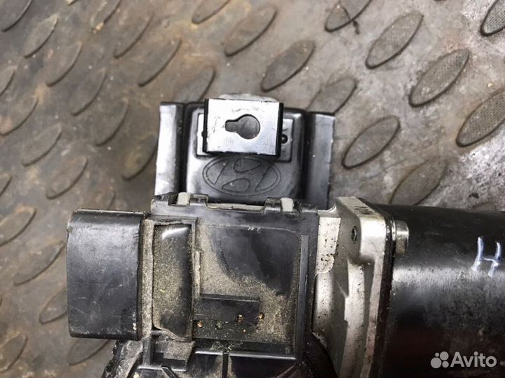 Моторчик переднего стеклочистителя Hyundai Tucson1