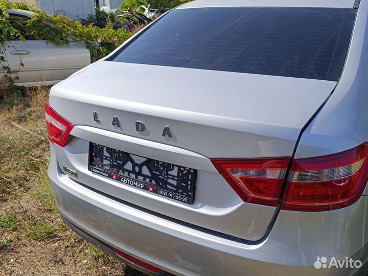 Крышка багажника LADA vesta в сборе платина