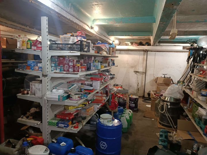 Гараж, > 30 м²