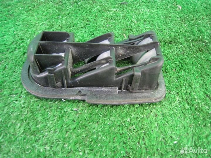 Клапан вентиляции кузова Toyota Yaris P13 2015