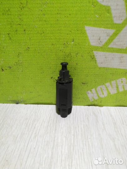 Датчик включения стопсигнала Фольксваген Пассат